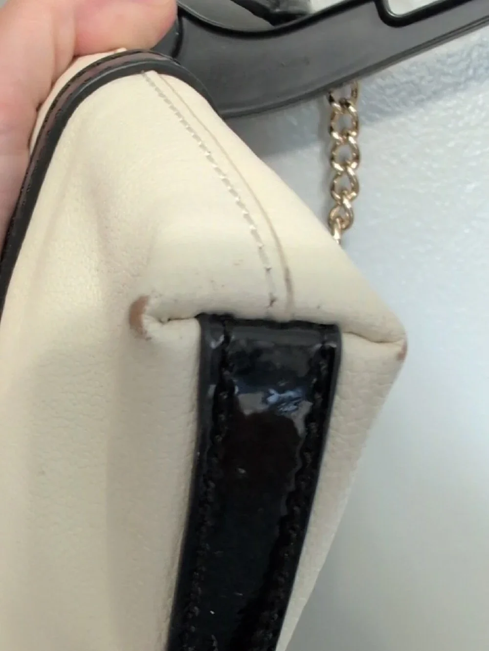 Kate Spade Handbag Purse Off White Pebble Leather Chain Strap Zipper Closure